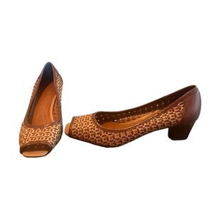 Amalfi By Rangoni Leather Pump women's size 7.5 Brown & Tan​